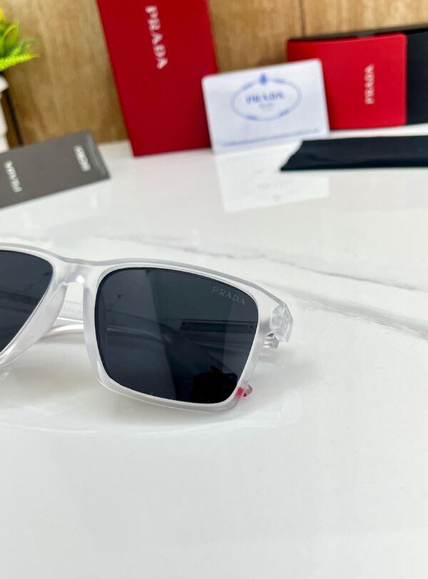 PRAD_A J05904 TRANSPARENT BLACK GLASSES