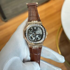 PATEK_PHILIPPE NAUTILUS 5724 DIAMOND