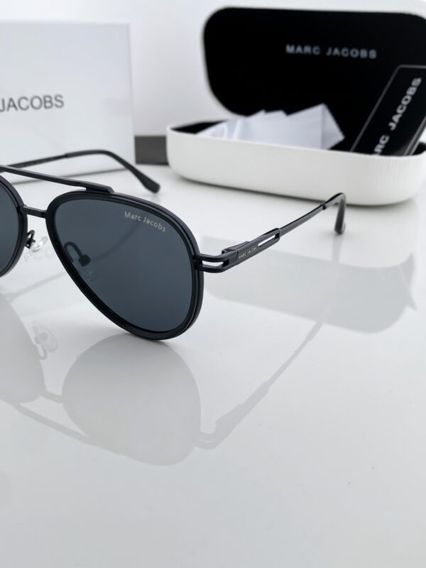 Marc_Jacobs Black 517