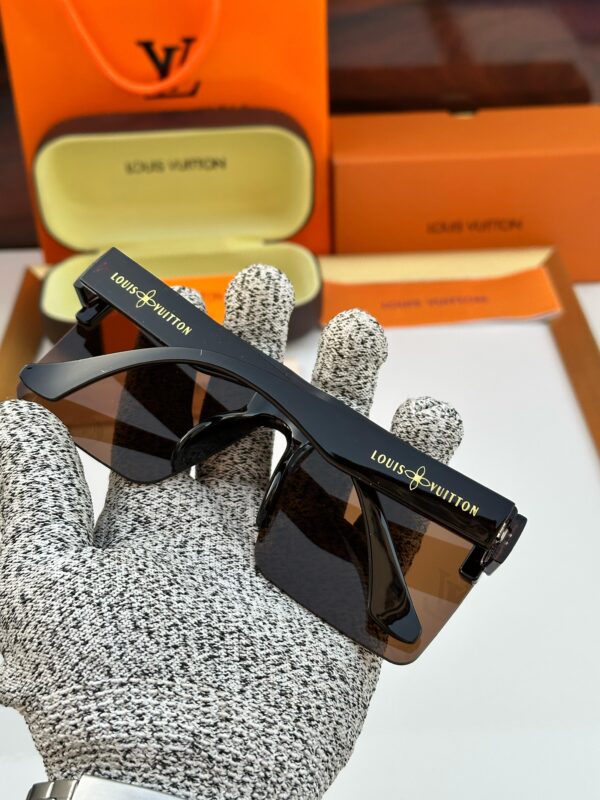 Louis_Vuitton Sunglass - Image 3