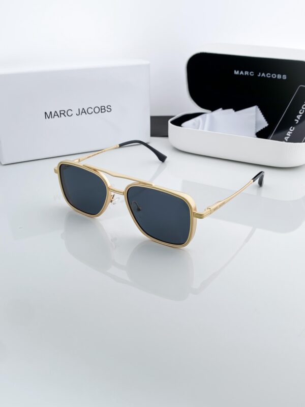 Marc_Jacobs Gold Black 519