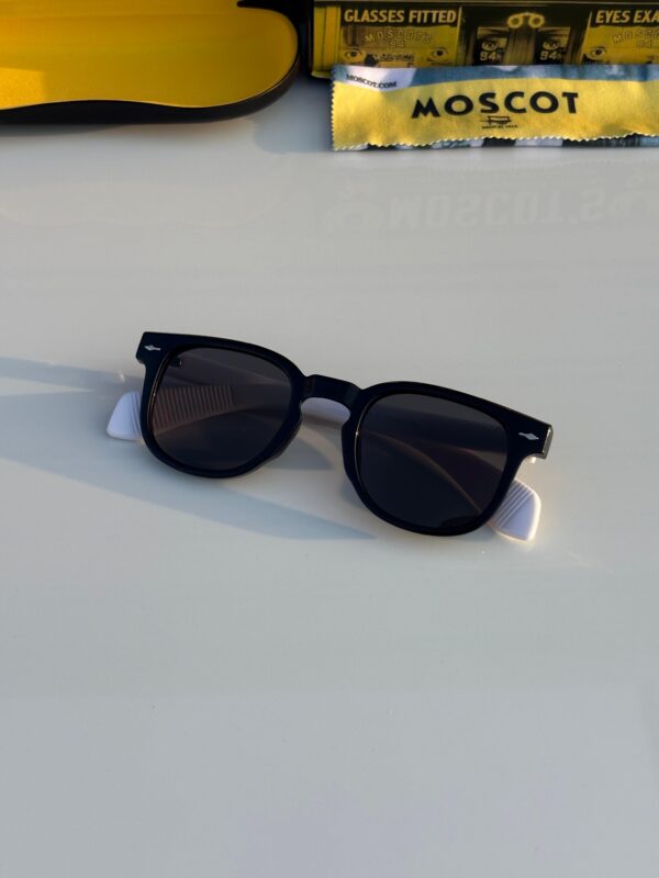 Moscot 120 White Black - Image 4